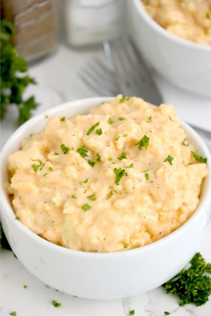 Creamy cauliflower mac and cheese, a low-carb side dish kid-friendly New Year dinner recipes