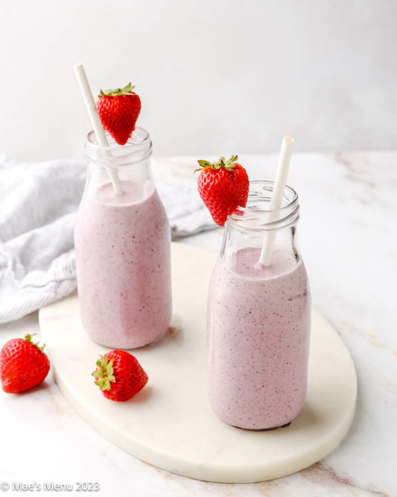 A protein-rich smoothie blended with fresh fruits, making it one of the best snacks for breastfeeding moms to stay fueled throughout the day.